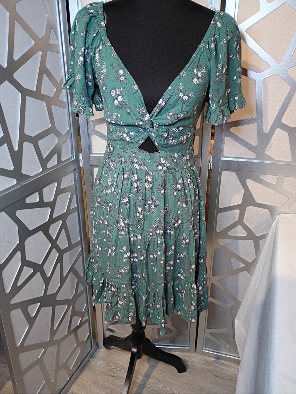 Angie Green Floral Smocked Mini Dress Size M Boho Cottagecore - Picture 8 of 8